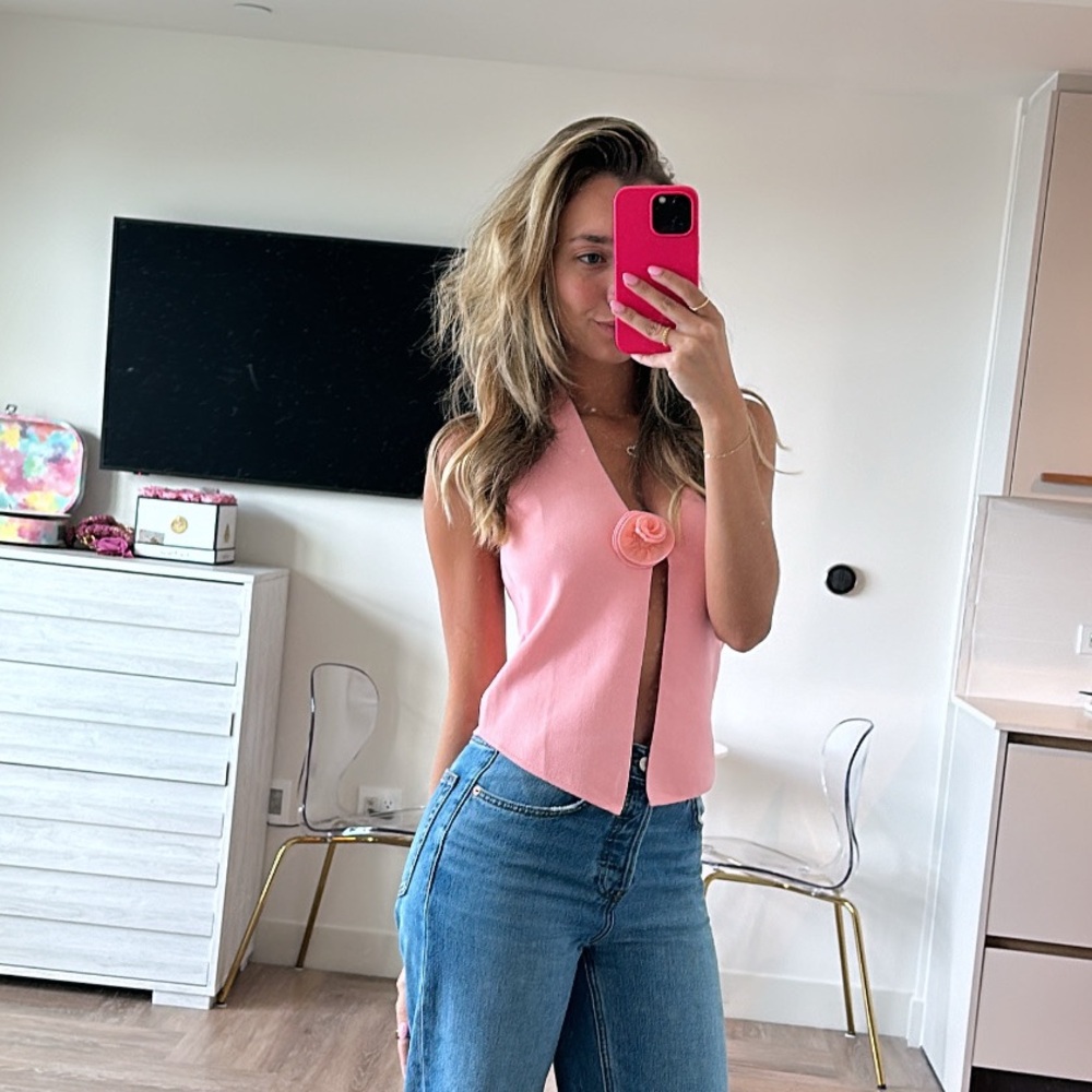 Size x small revolve pink top
